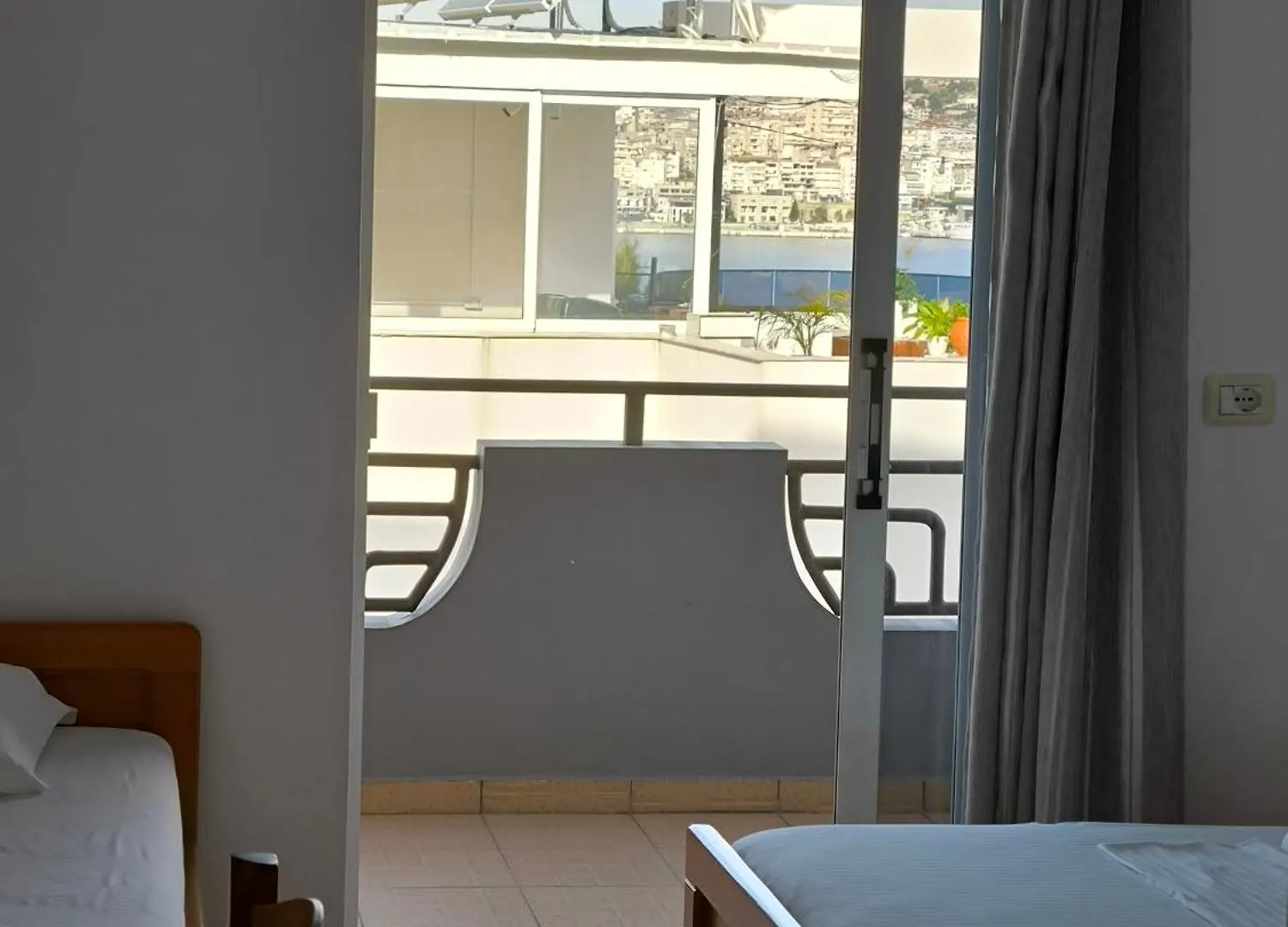 Hotel Chicago Σαράντα 3*,