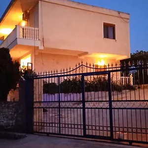 Aparthotel Arsen
