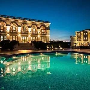 Royal Hill Hotel Vorë